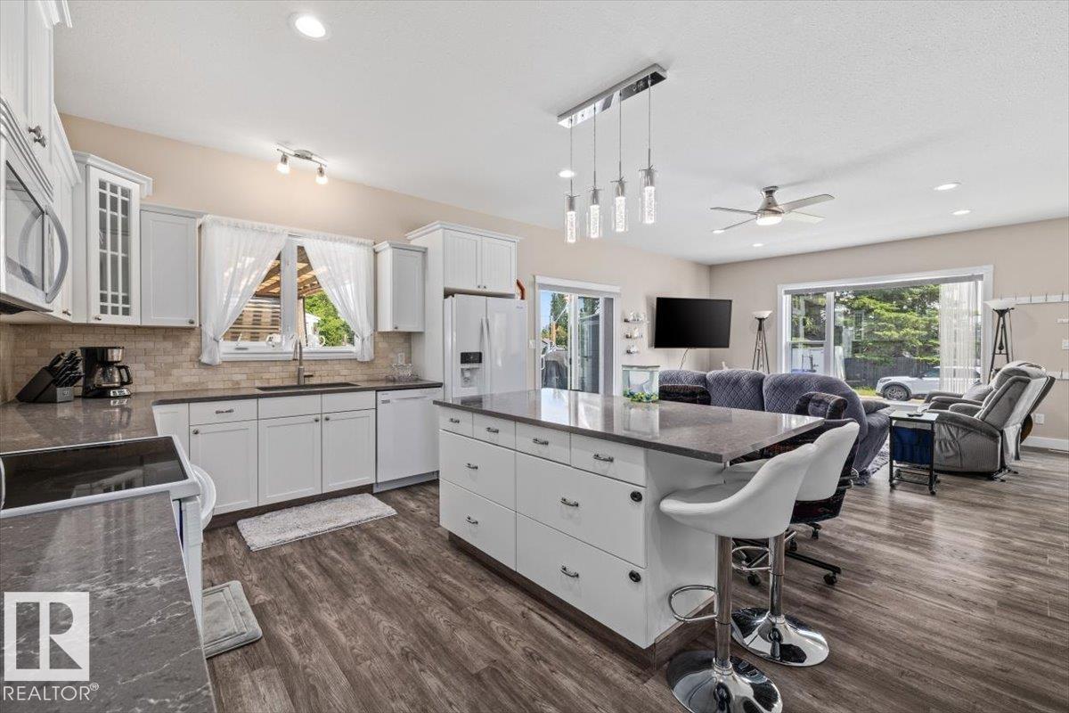 4708 47A AV — photo 27