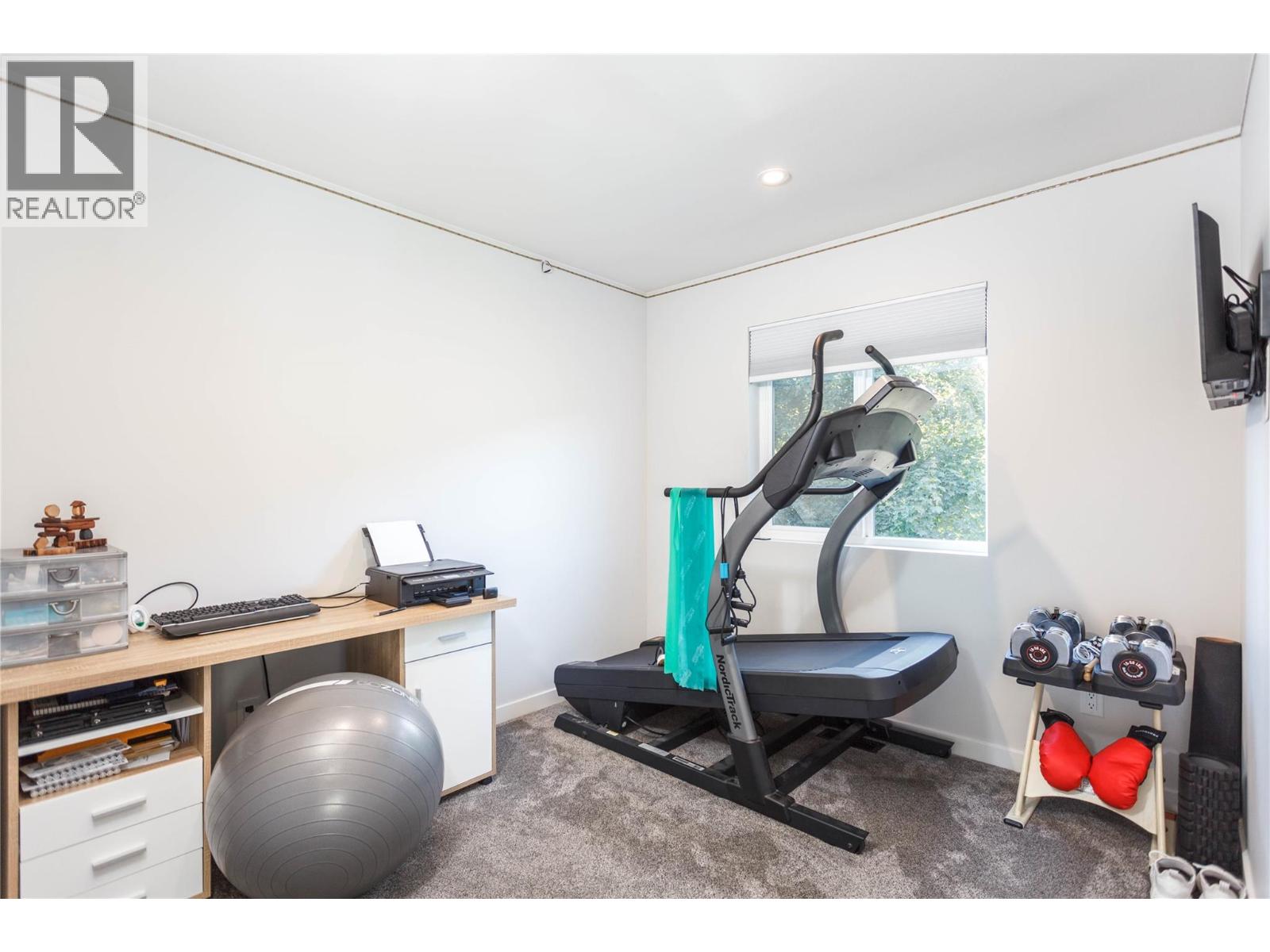 2253 Shuswap Avenue - 37