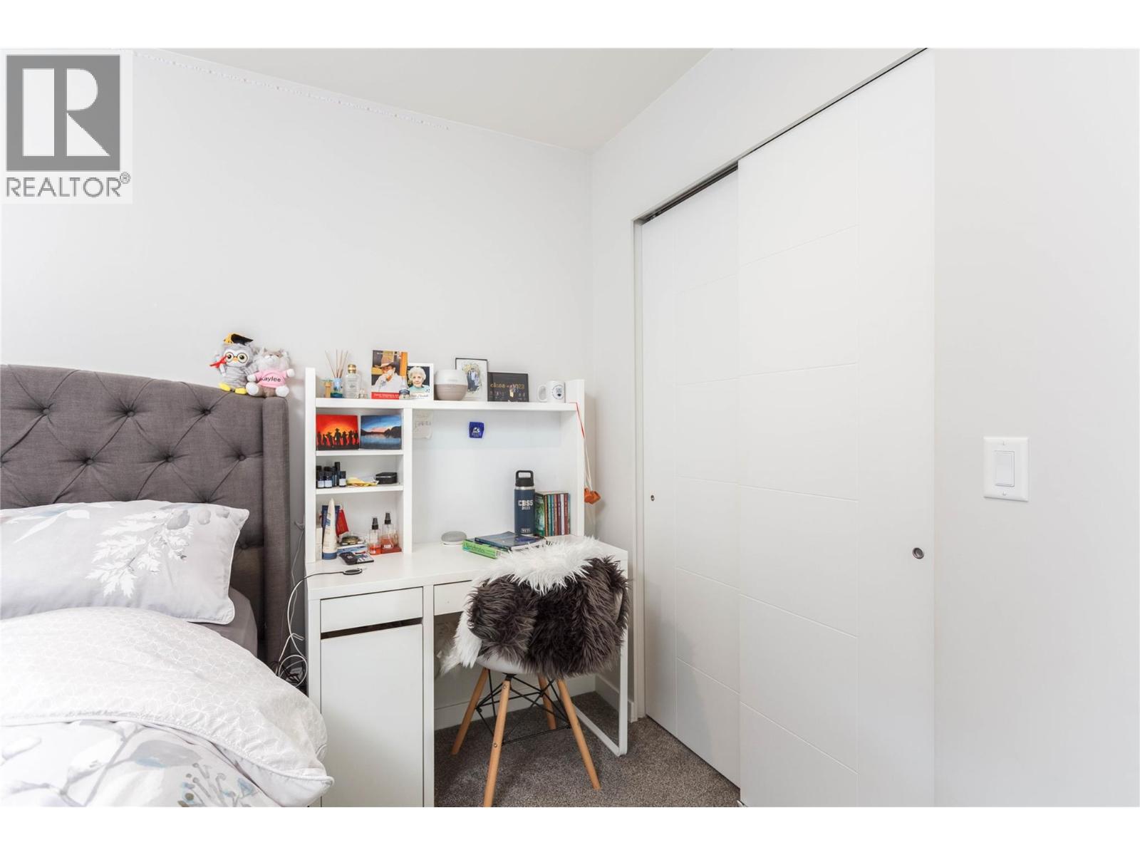 2253 Shuswap Avenue - 36