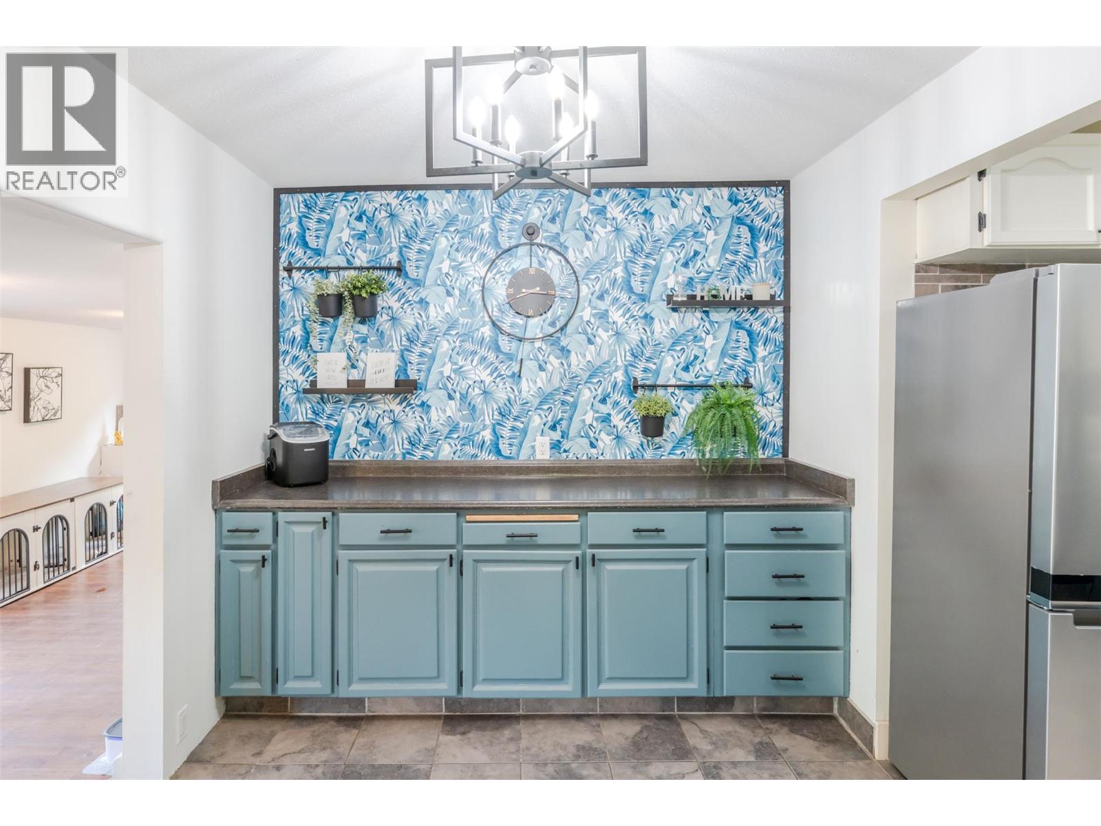 2122 MAIN Street - 12