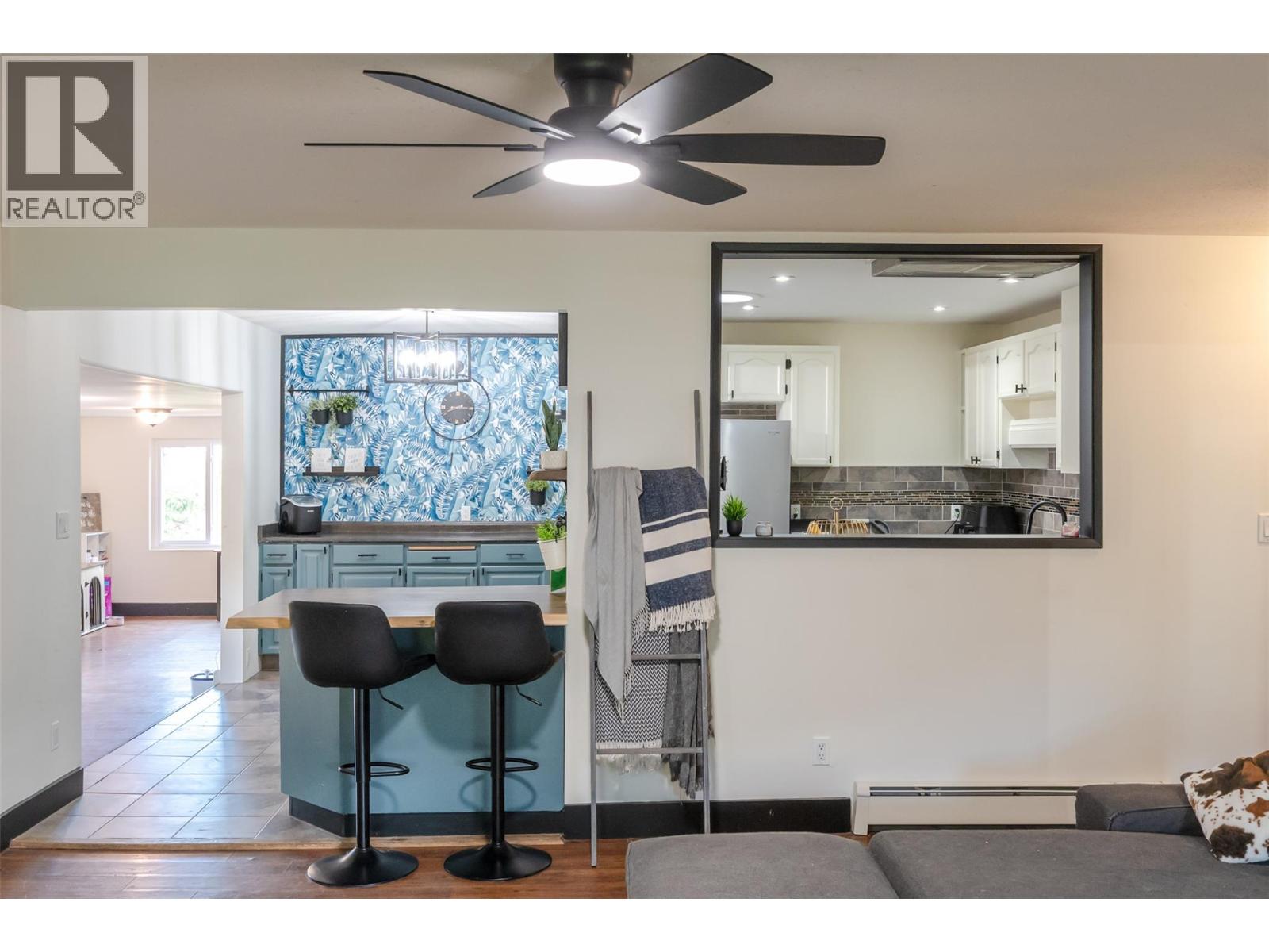 2122 MAIN Street - 9