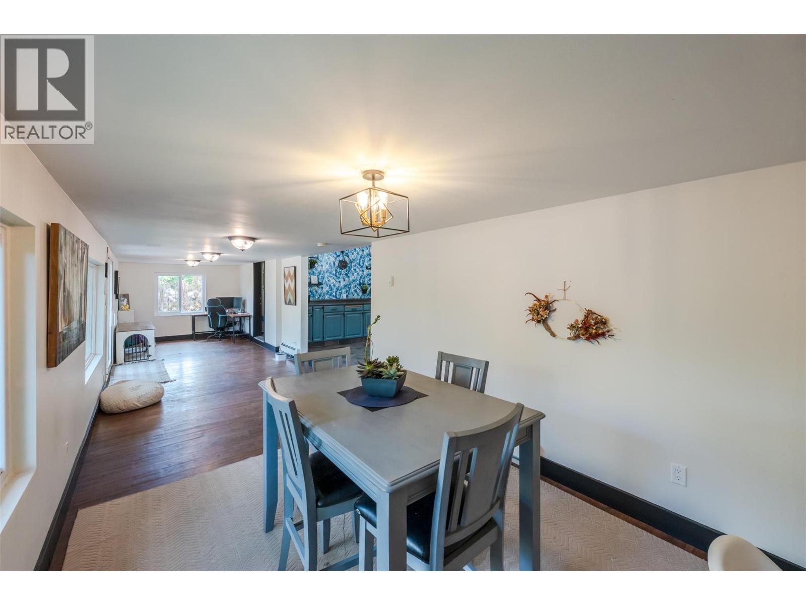 2122 MAIN Street - 21