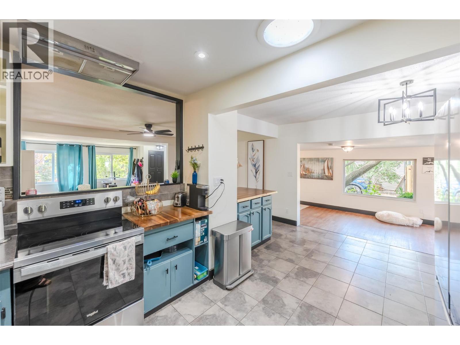 2122 MAIN Street - 15