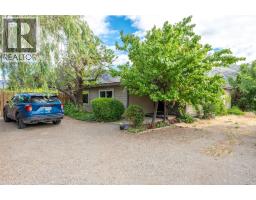 2122 MAIN Street, Cawston