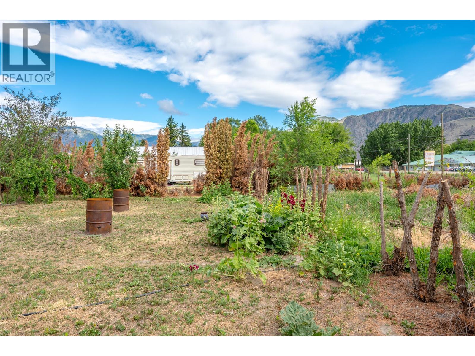 2122 MAIN Street - 56