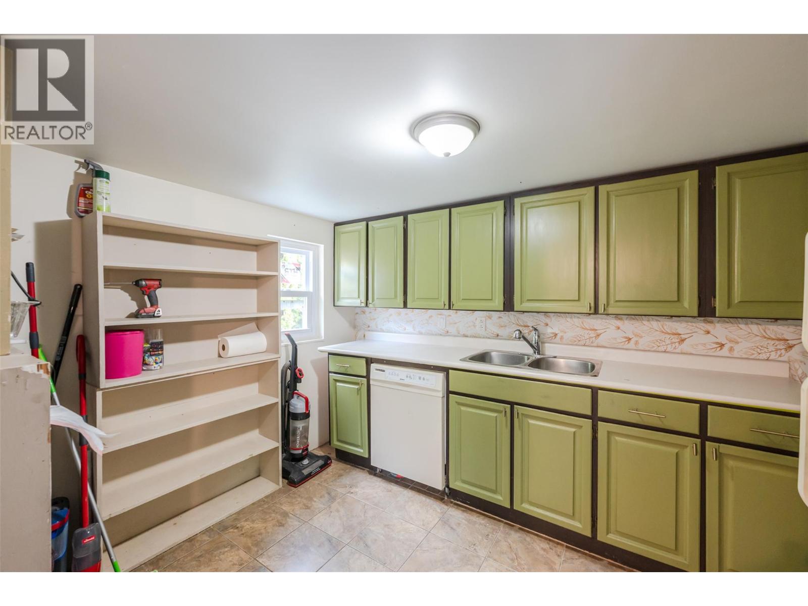 2122 MAIN Street - 27