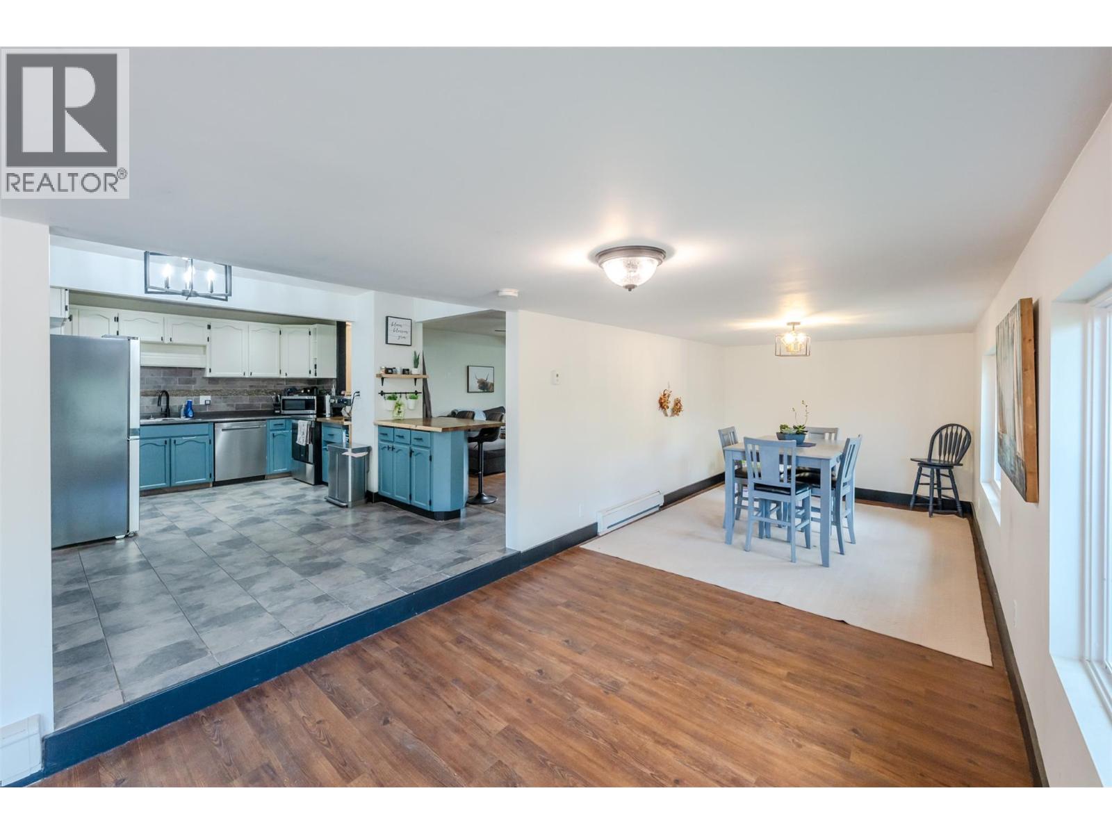 2122 MAIN Street - 26