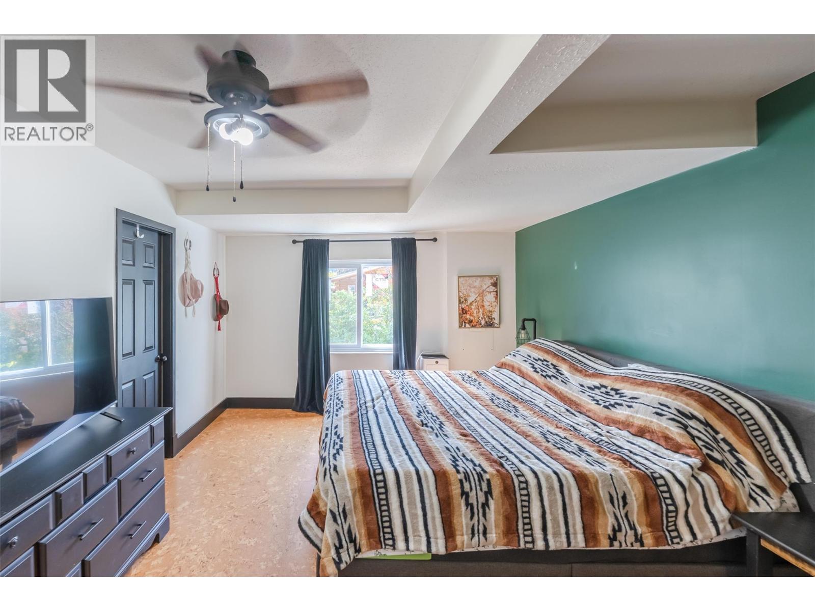 2122 MAIN Street - 29