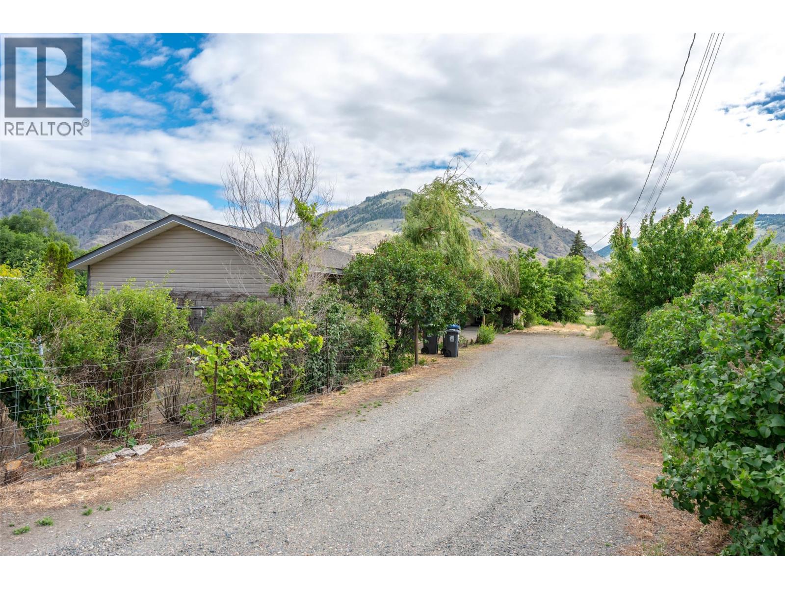 2122 MAIN Street - 75