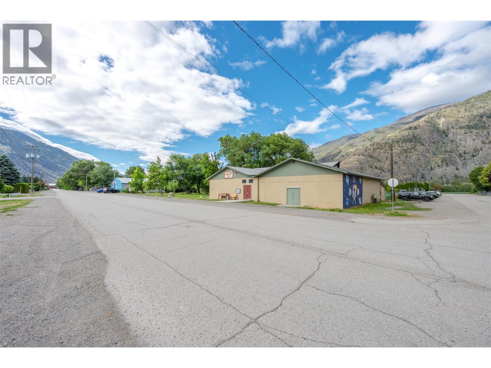 2122 MAIN Street - 78
