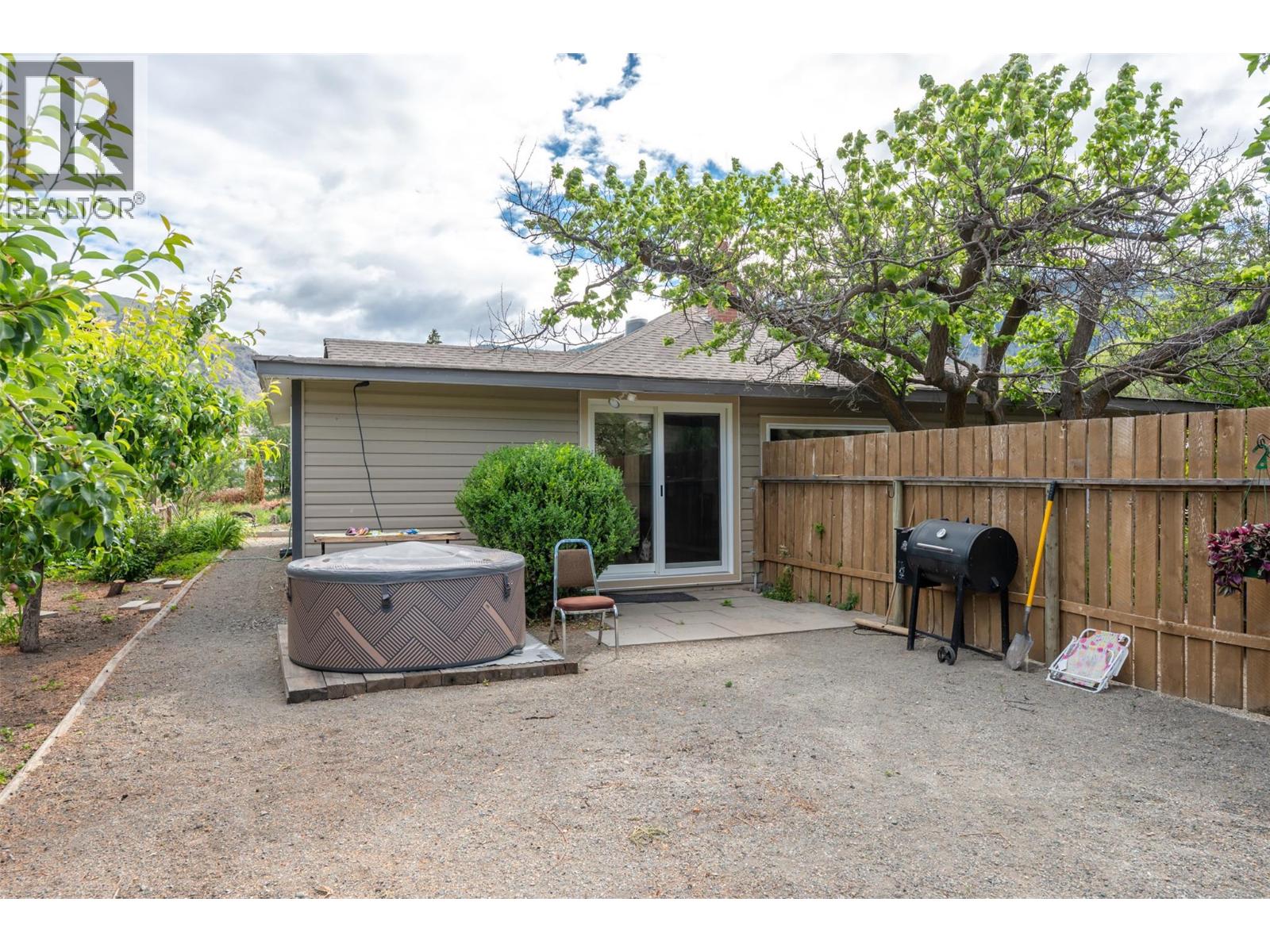 2122 MAIN Street - 60