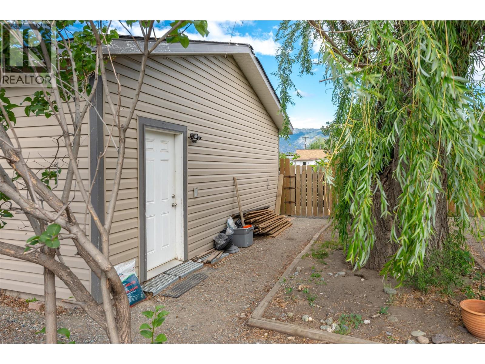 2122 MAIN Street - 73