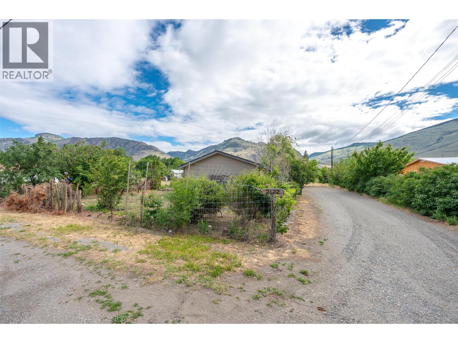 2122 MAIN Street - 76