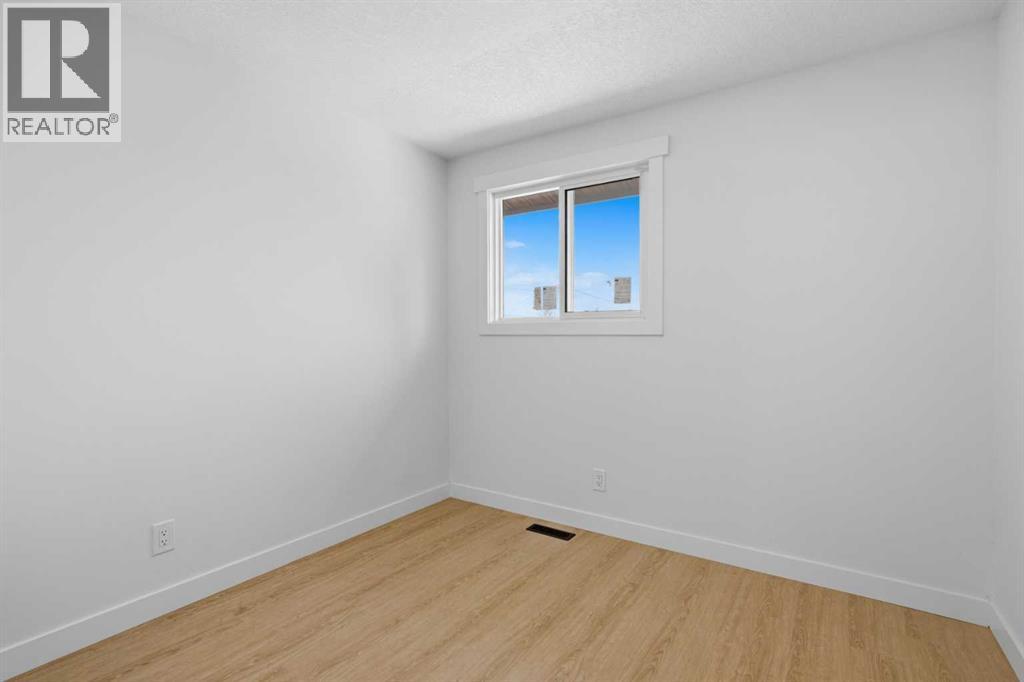 #209 5404 10 Avenue SE - 23