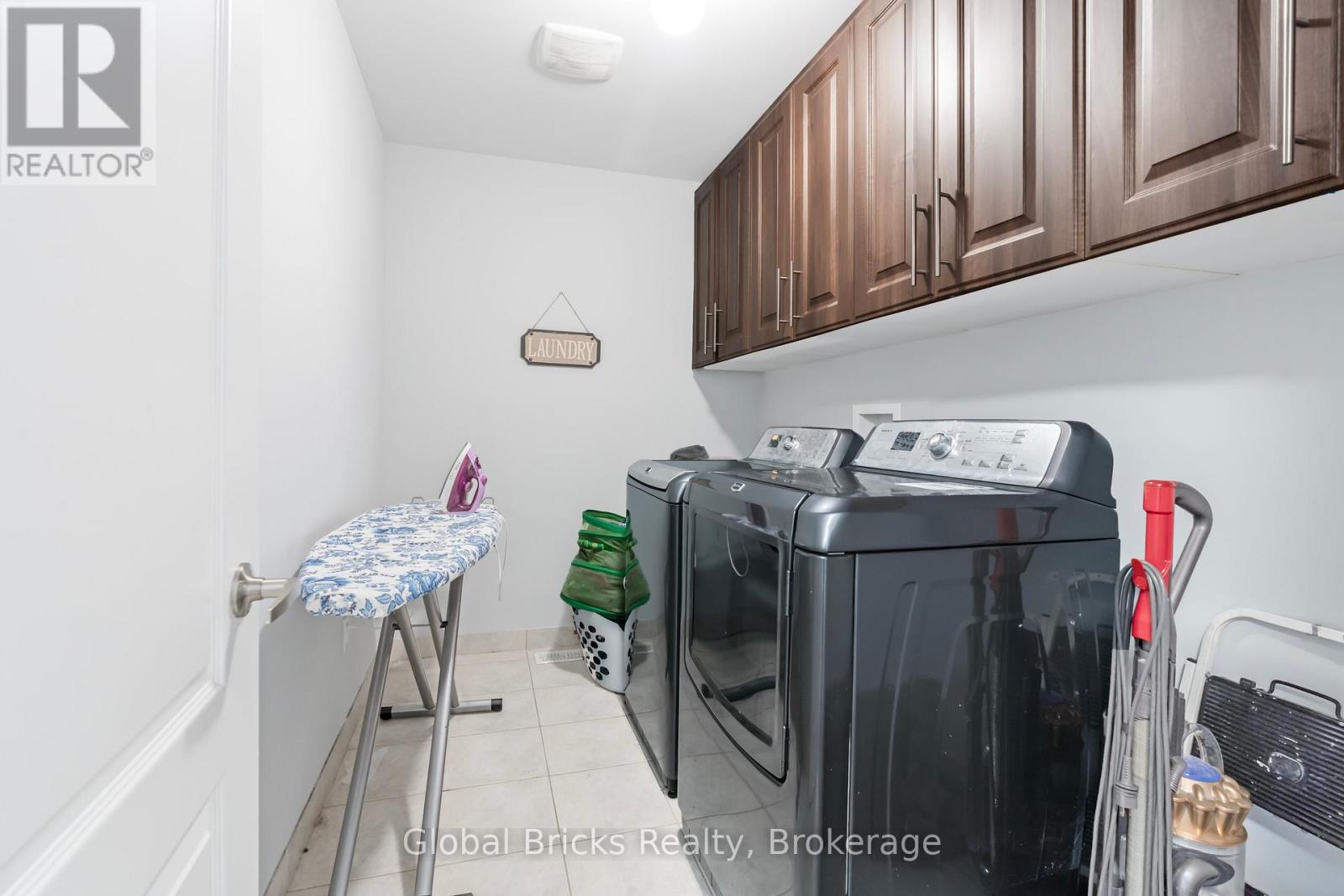 495 Blinco Terrace, Milton, ON photo 38