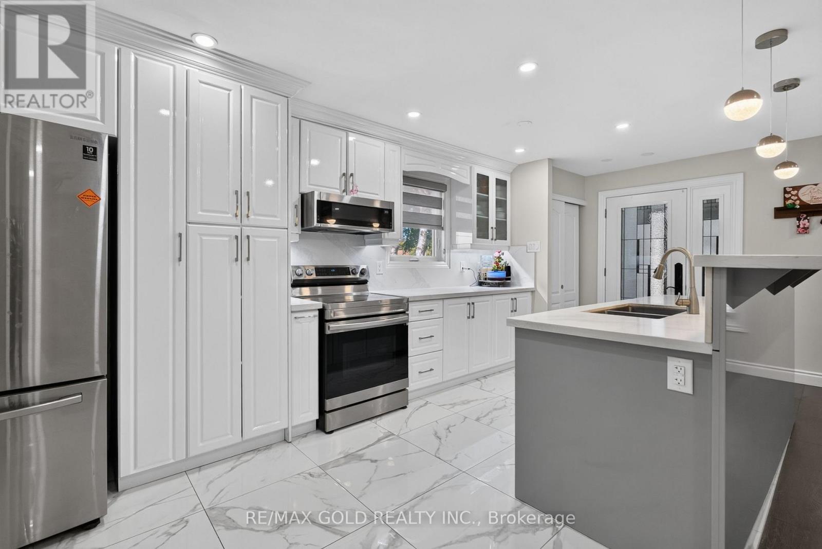 63 MORGANDALE CRESCENT - 11