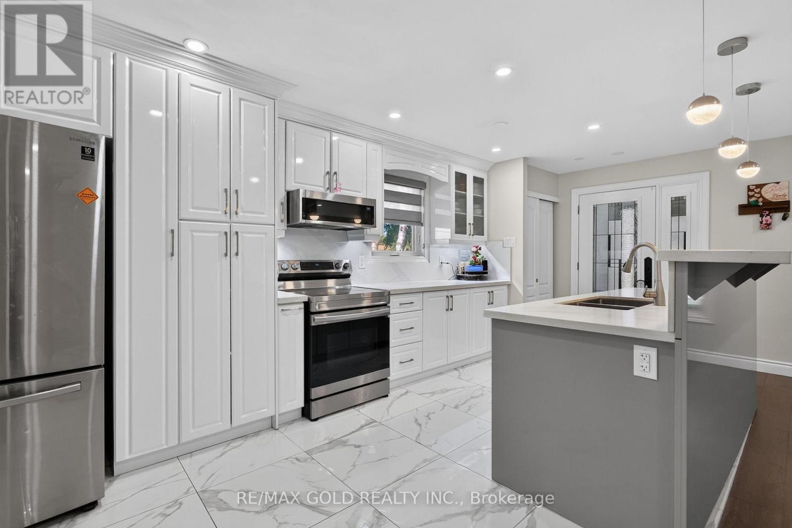63 MORGANDALE CRESCENT - 16