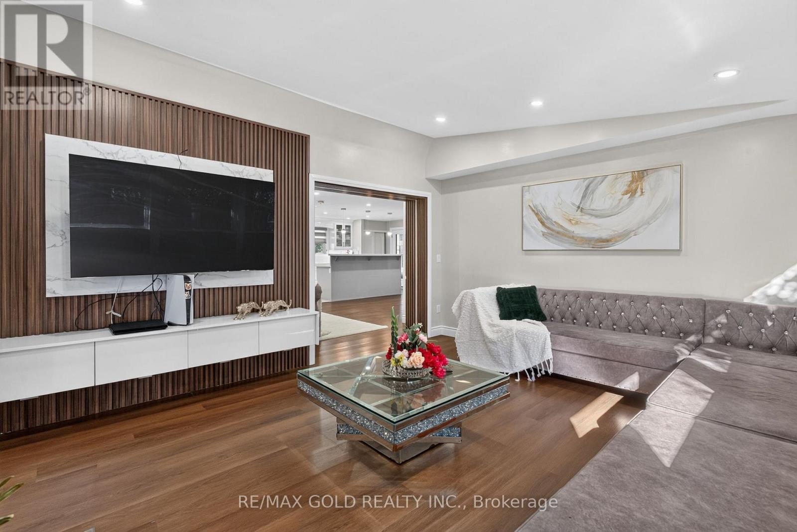 63 MORGANDALE CRESCENT - 21