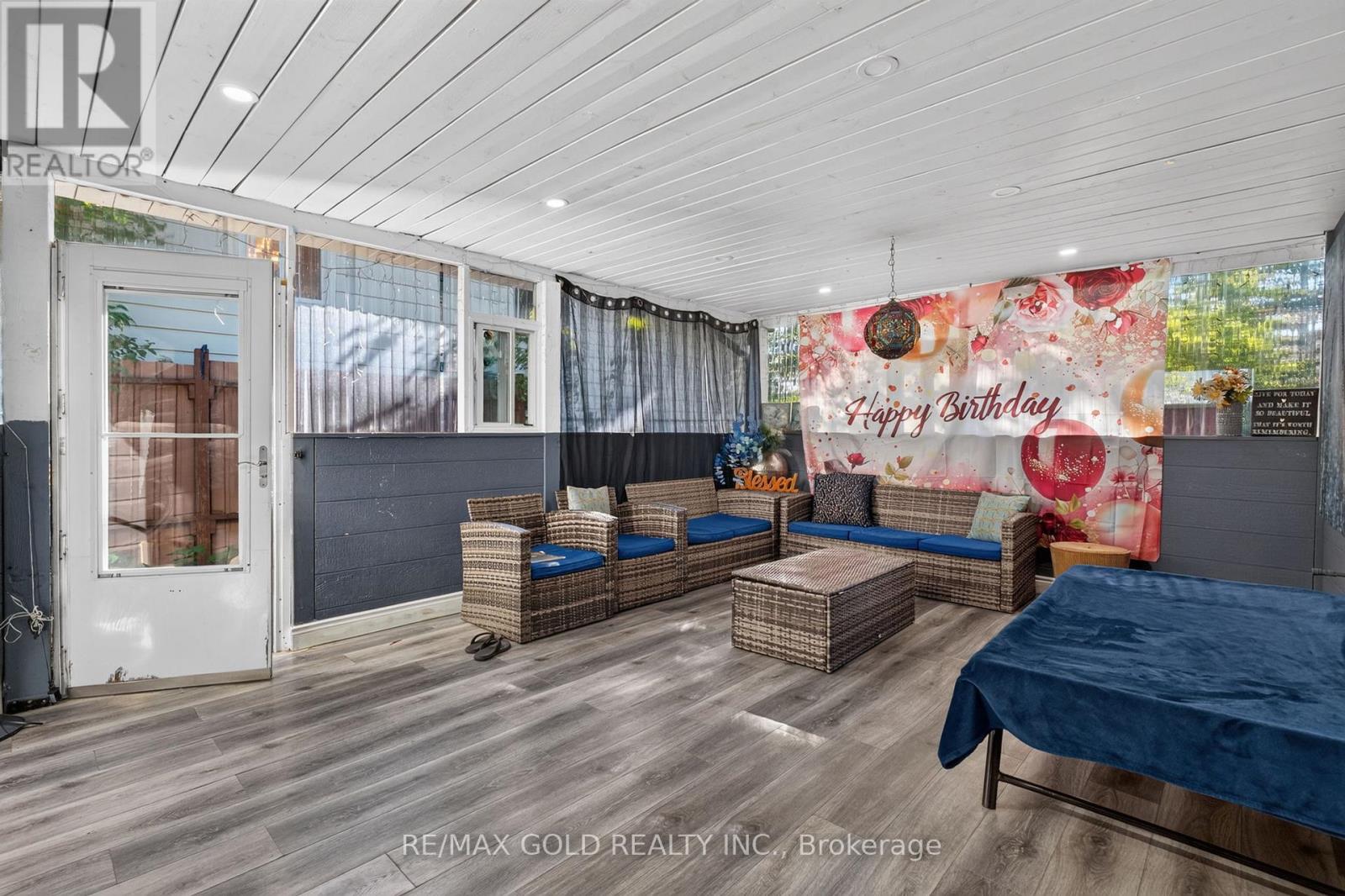 63 MORGANDALE CRESCENT - 22