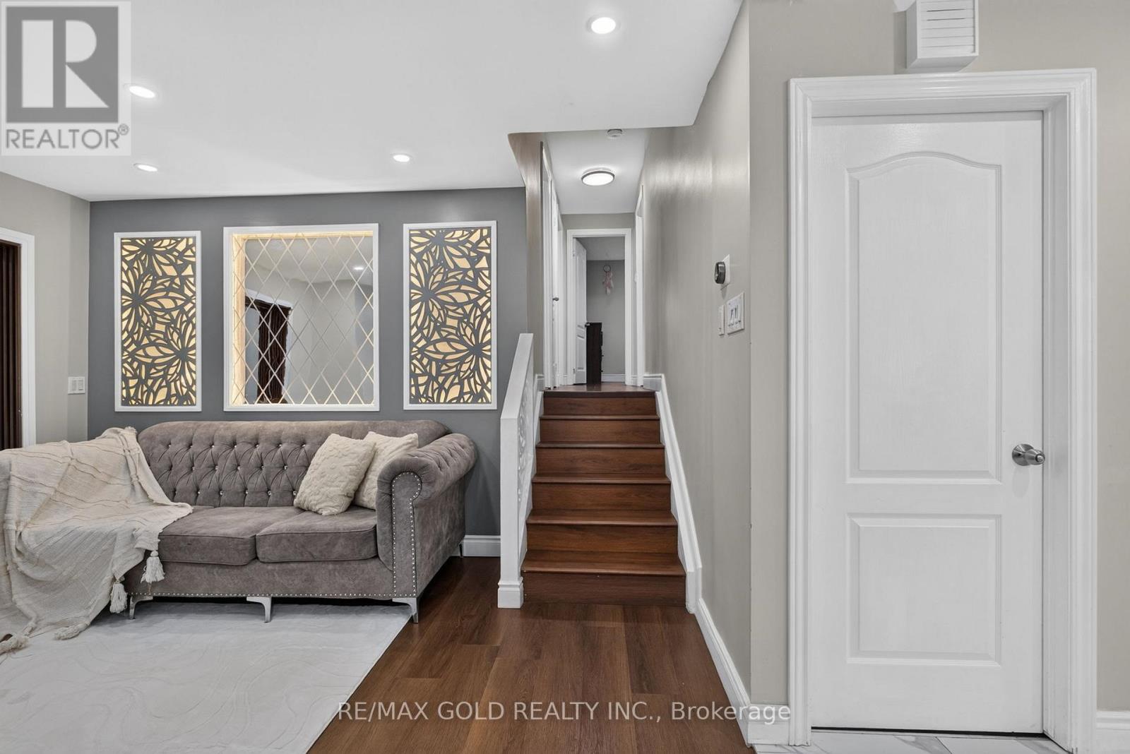 63 MORGANDALE CRESCENT - 24