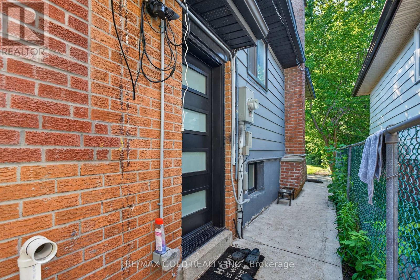 63 MORGANDALE CRESCENT - 43