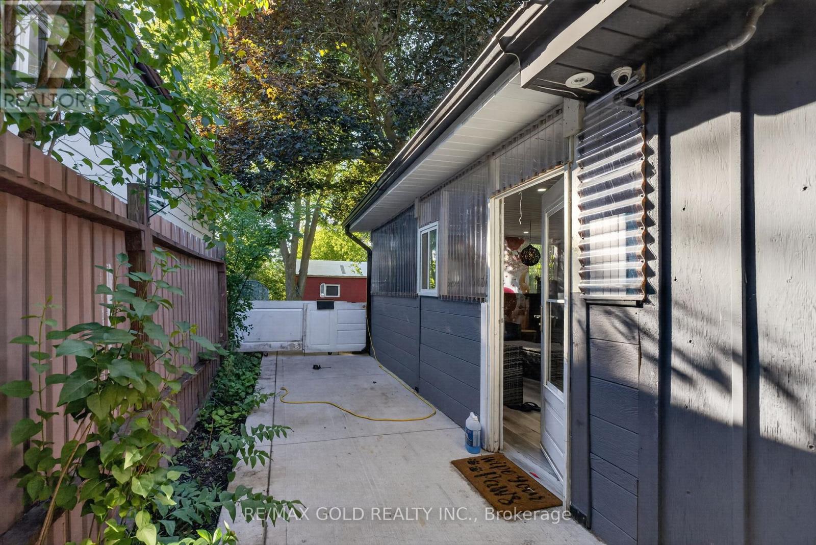63 MORGANDALE CRESCENT - 46