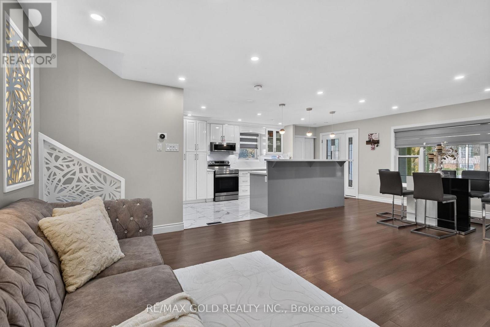 63 MORGANDALE CRESCENT - 9