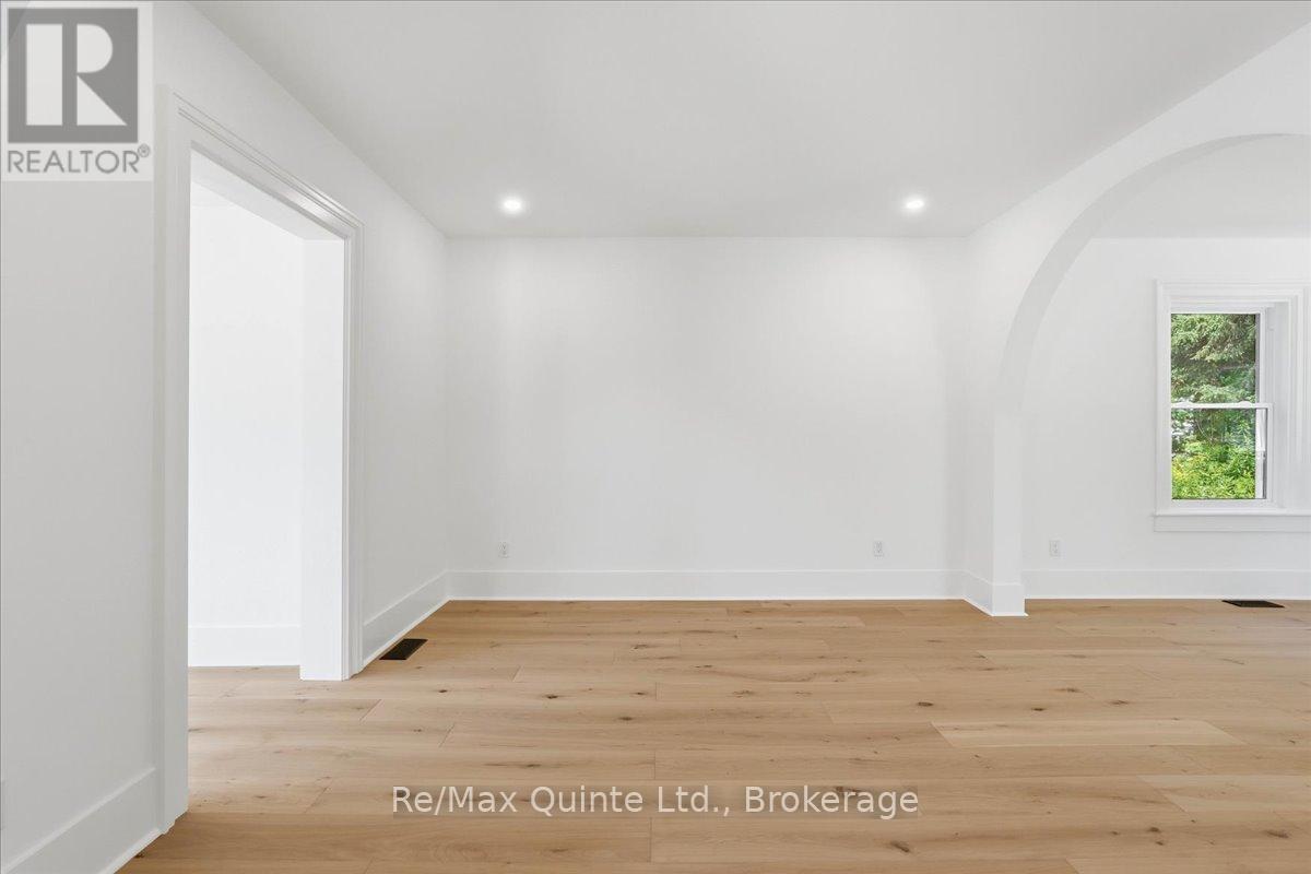 11 EYRE STREET - Image 10