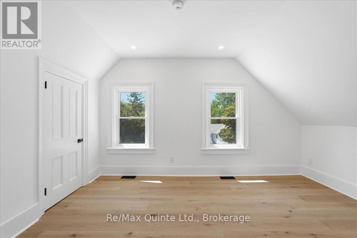 11 EYRE STREET - Image 25