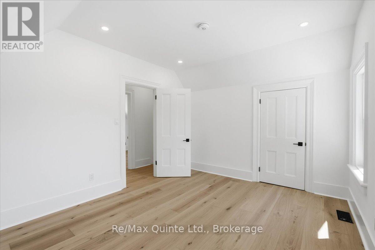 11 EYRE STREET - Image 26