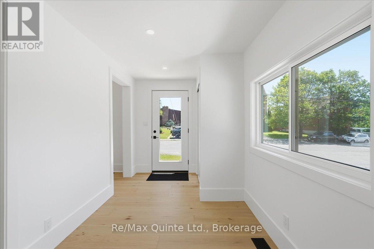 11 EYRE STREET - Image 3