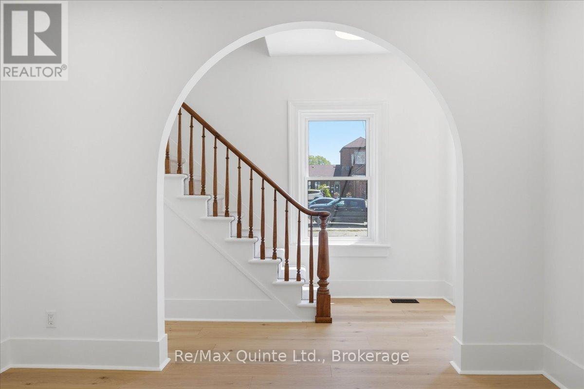 11 EYRE STREET - Image 6