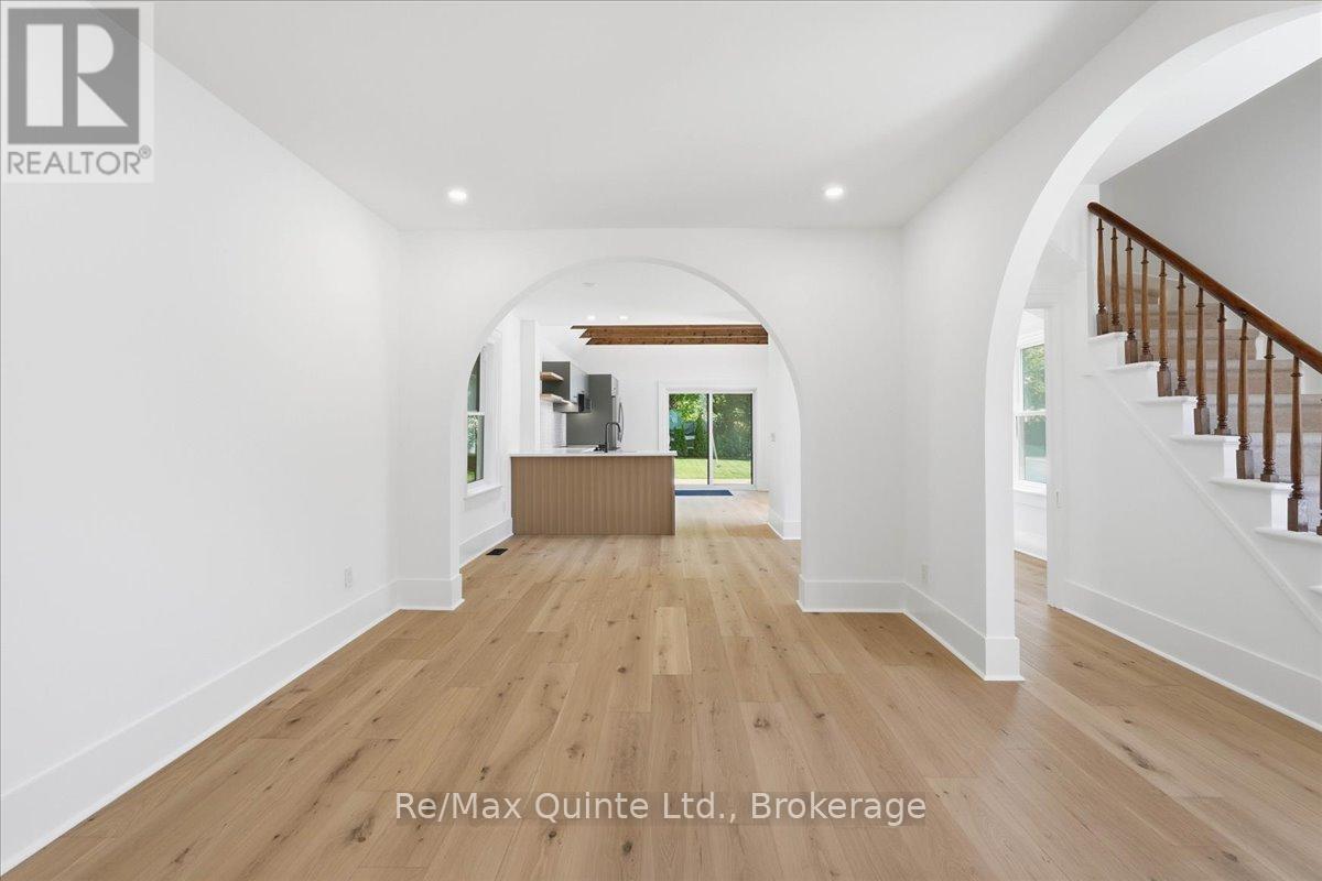 11 EYRE STREET - Image 7