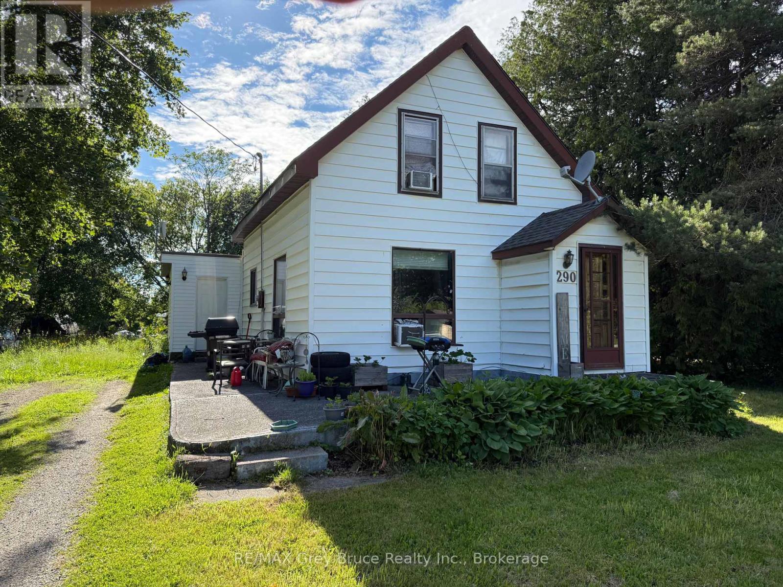 290 BERFORD STREET - 1