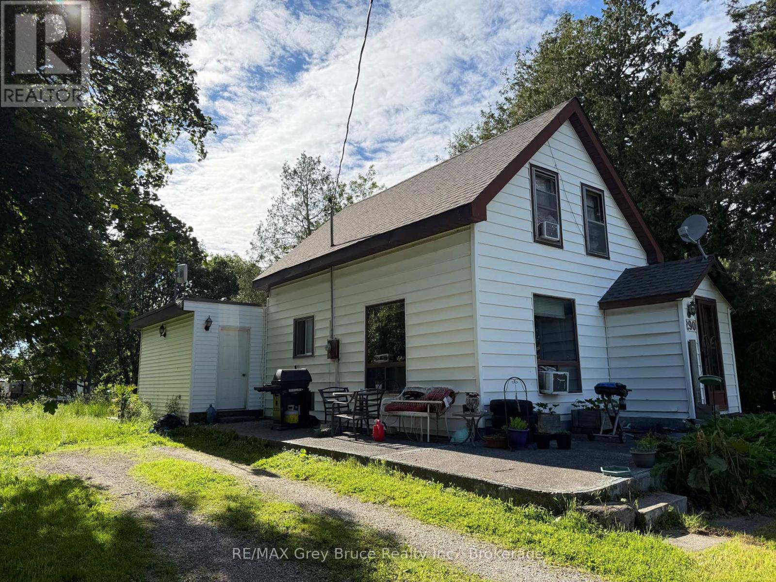 290 BERFORD STREET - 2