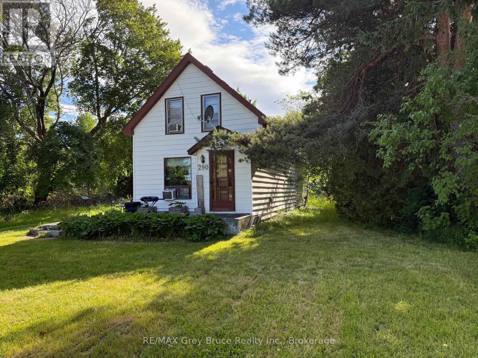 290 BERFORD STREET - 3