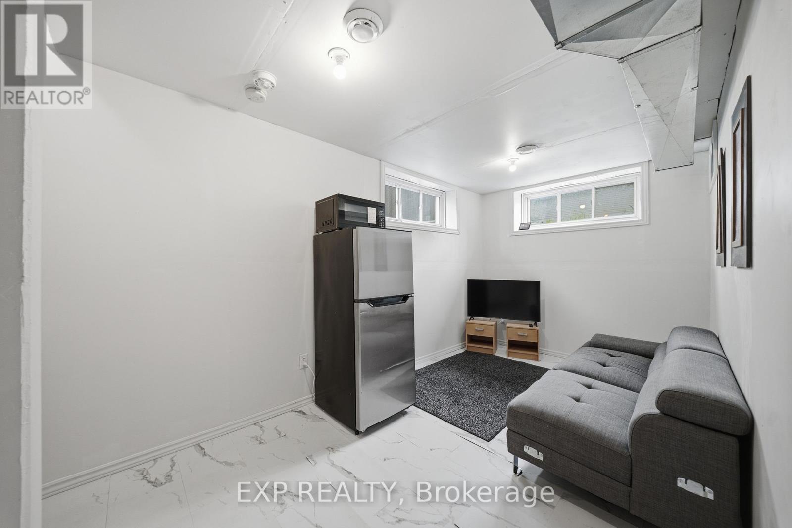 2007 BERNE STREET - 24