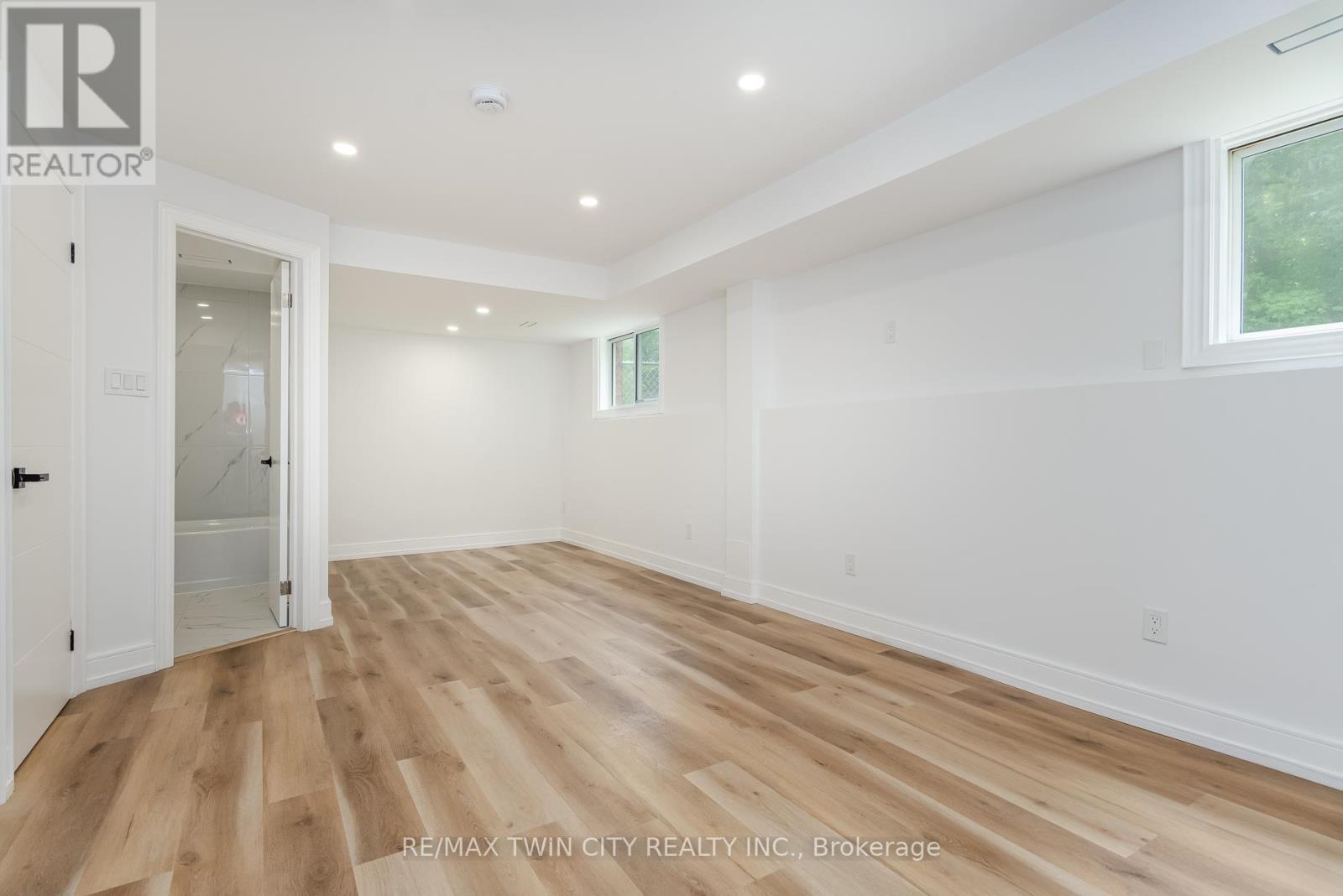 629B SETTLERSFIELD COURT - 32