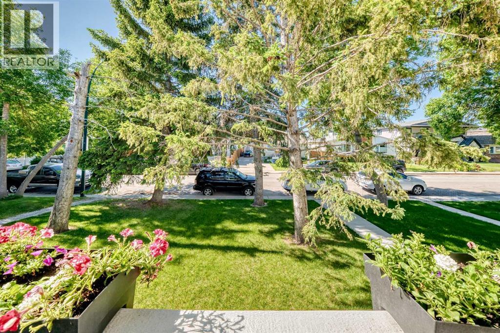 2124B 52 Avenue SW — photo 16