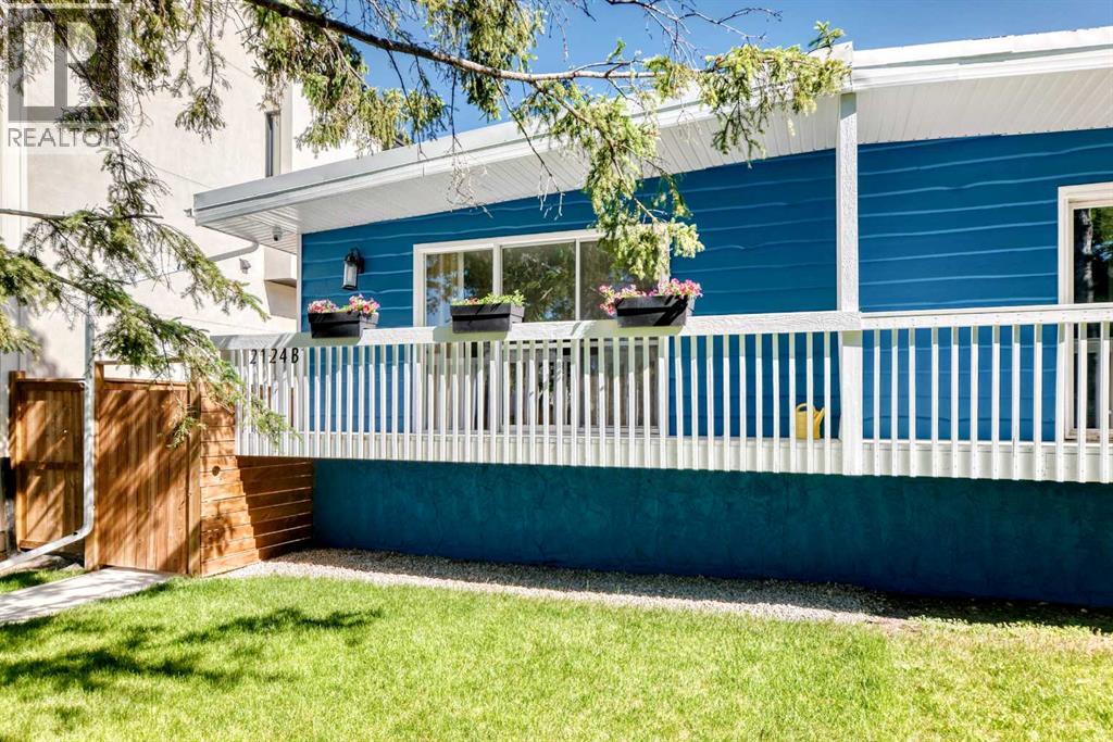 2124B 52 Avenue SW - photo 2