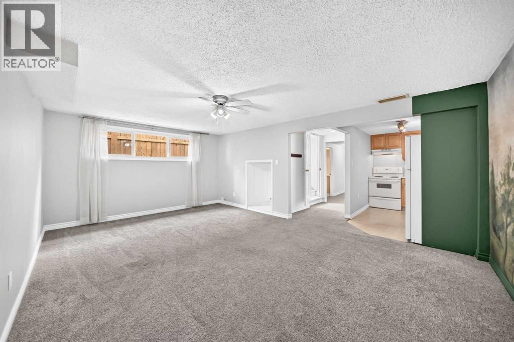 2124B 52 Avenue SW — photo 28
