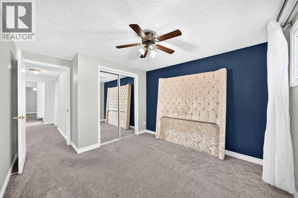 2124B 52 Avenue SW — photo 33