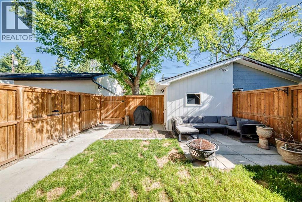 2124B 52 Avenue SW — photo 42