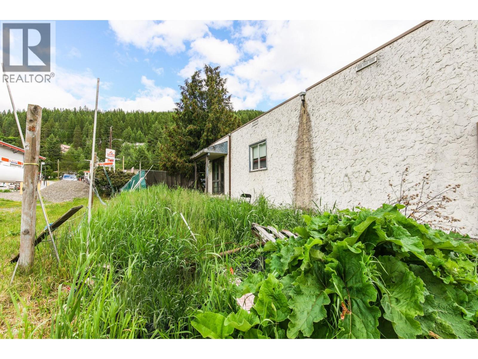 466 S Gold Avenue - 23