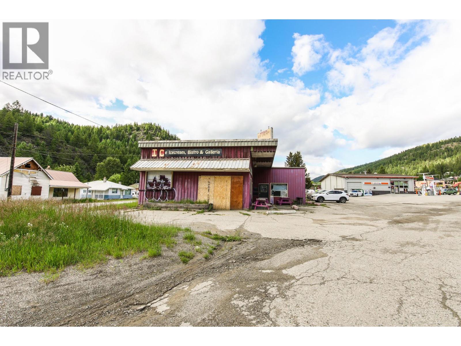 466 S Gold Avenue - 40