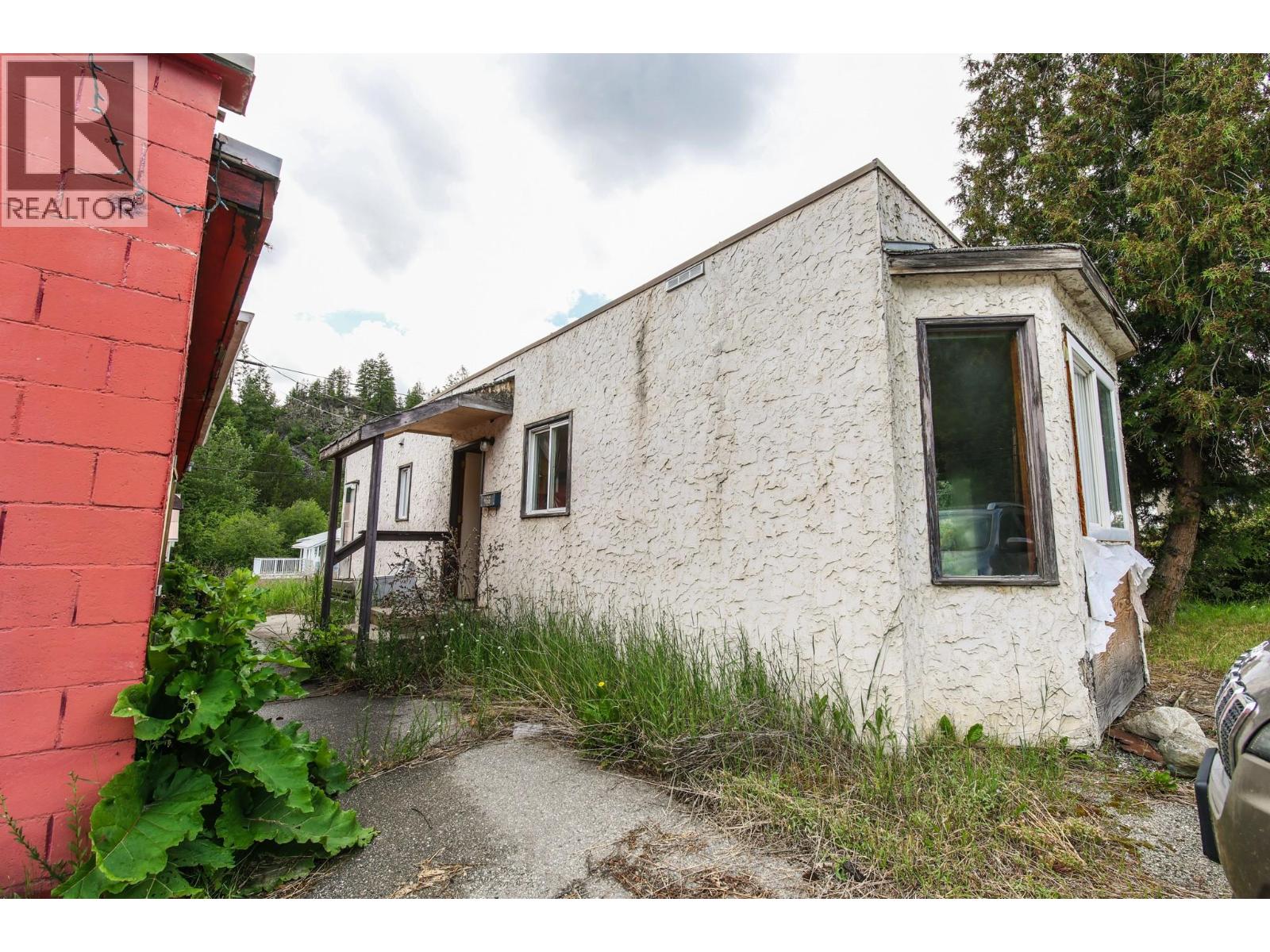 466 S Gold Avenue - 22