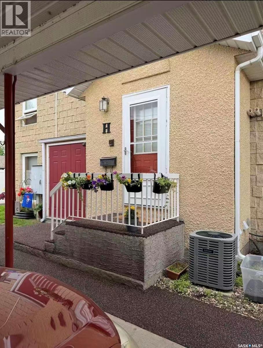 #H 279 Hochelaga STREET E - 2
