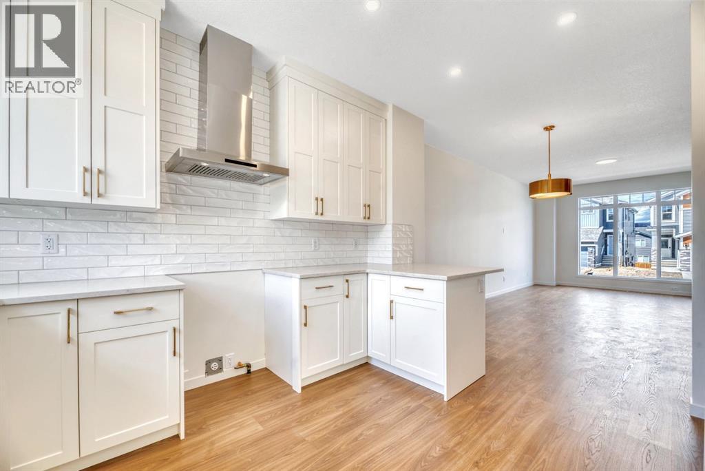 244 Marmot Grove NW - 17