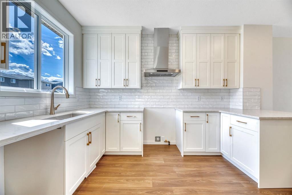 244 Marmot Grove NW - 18