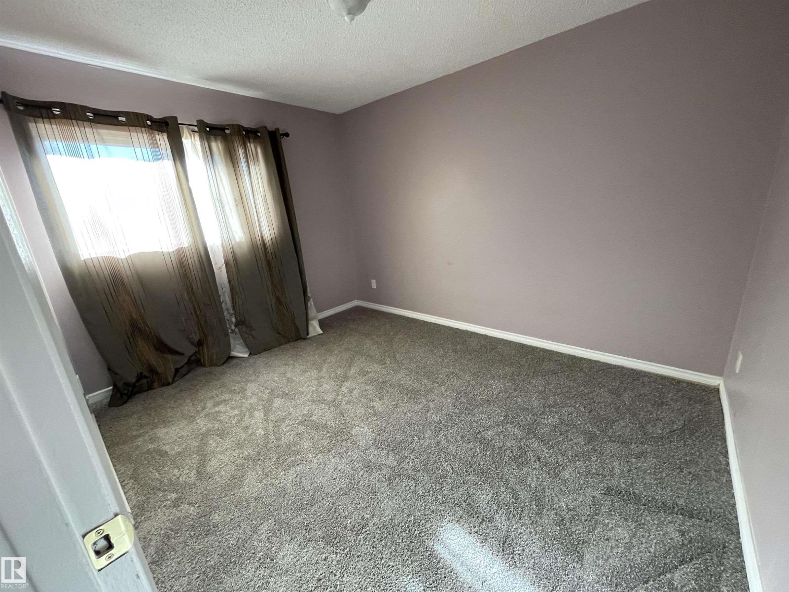 8930B 144 AV NW — photo 13